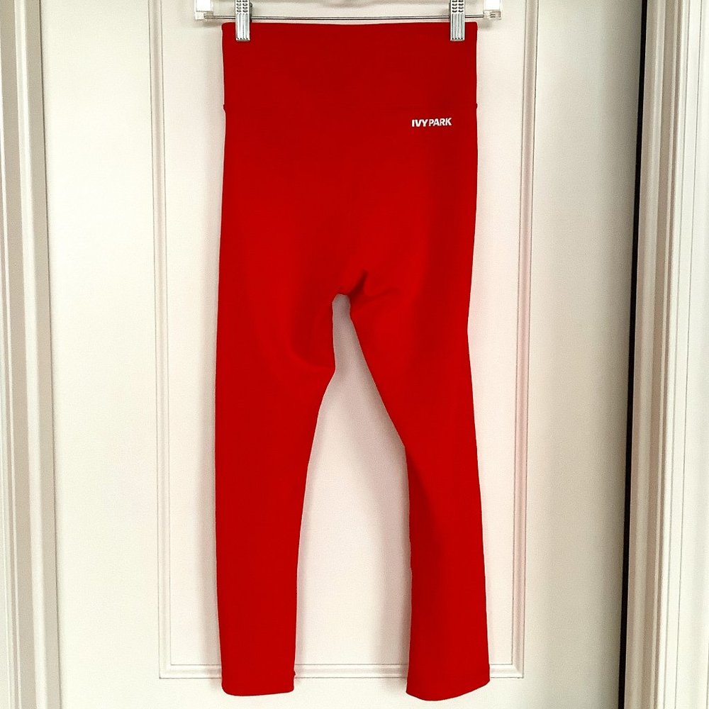 IVY PARK Capri Leggings Tomato Red Small